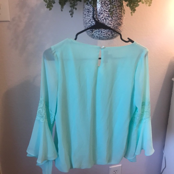 NWT blouse - Picture 4 of 5